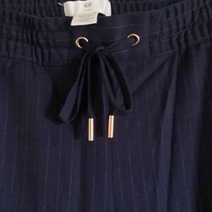 H &M drawstring pinstripe navy blue pants. Super comfy and cute!